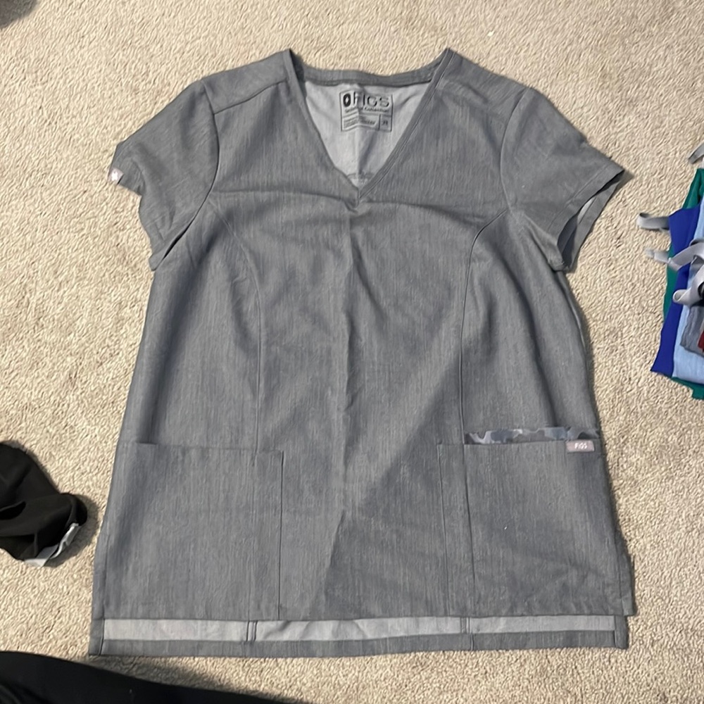 FIGS XS Scrub Top with Camo Detail